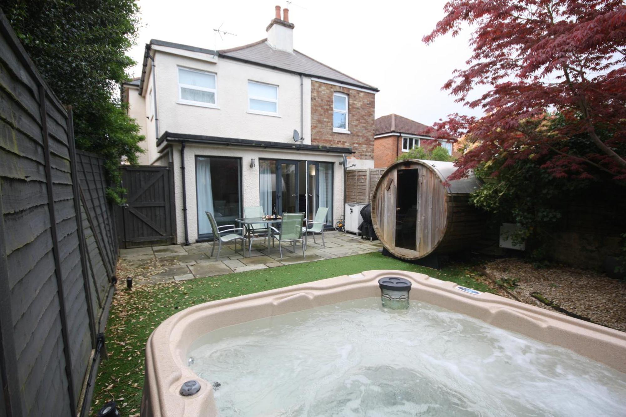 Bournemouth Hot Tub & Sauna Holiday Let Екстер'єр фото