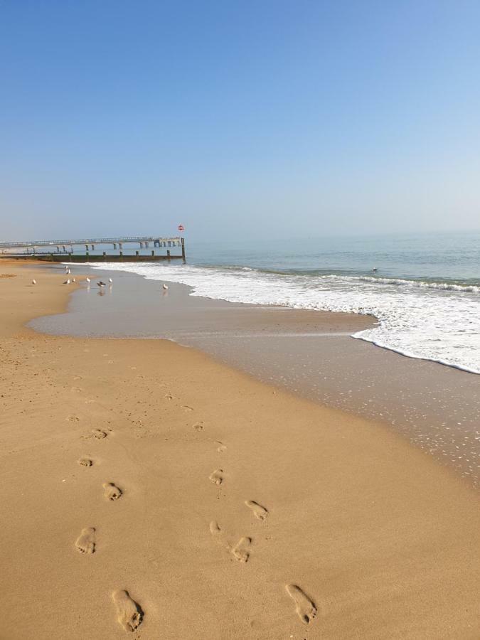 Bournemouth Hot Tub & Sauna Holiday Let Екстер'єр фото